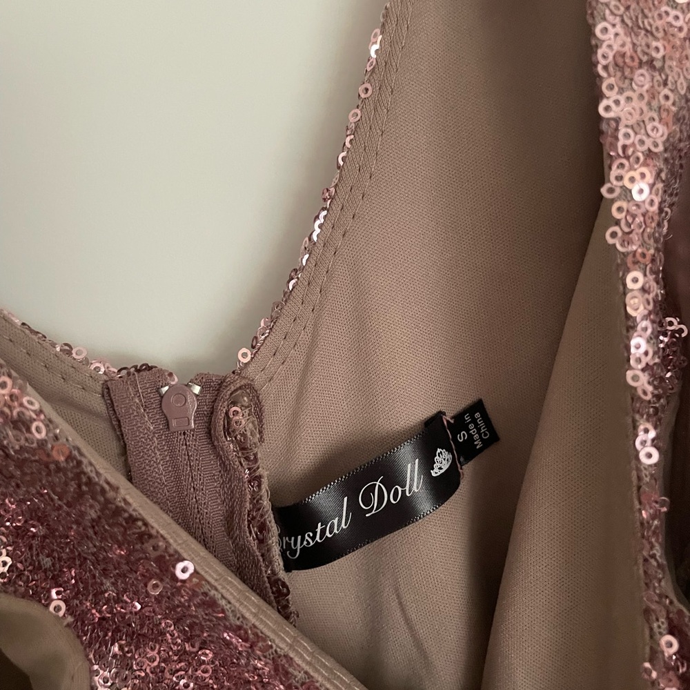 Dress. - Picture 3 of 4